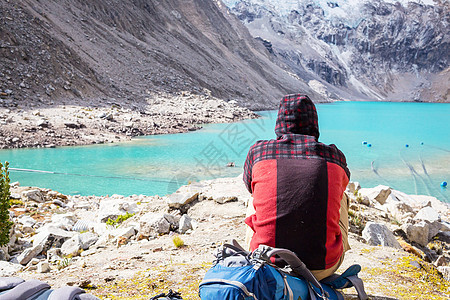 秘鲁科迪勒拉山的徒步旅行场景图片