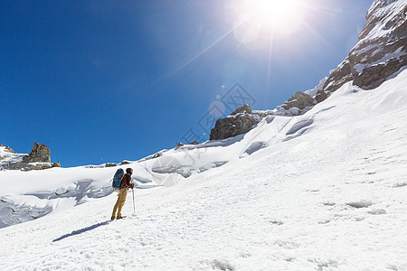 秘鲁科迪勒拉山的徒步旅行场景图片