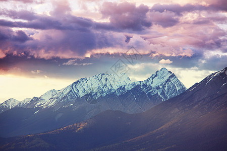 夏季加大落基山脉风景如画的山景图片