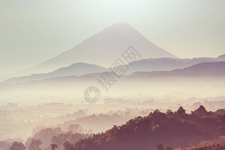 洲危地马拉美丽的火山景观图片