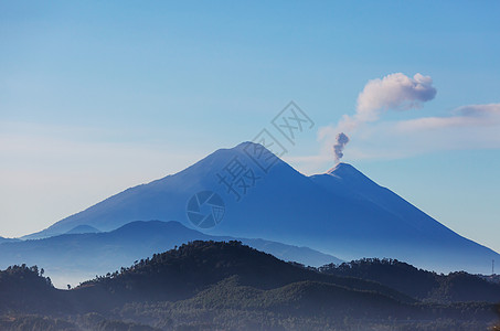 洲危地马拉美丽的火山景观图片