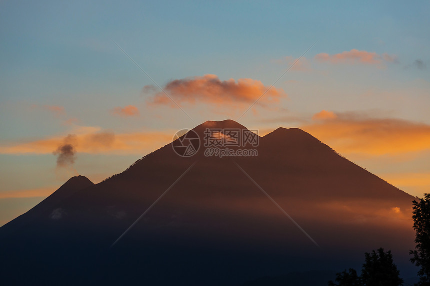 美丽的火山景观图片