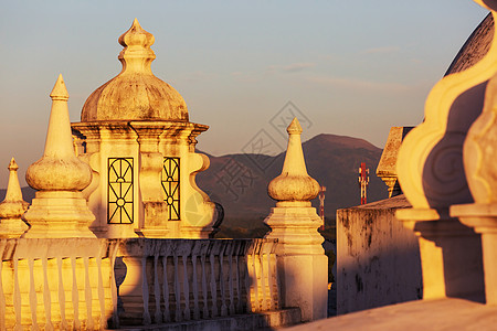尼加拉瓜里昂市的殖民建筑背景图片