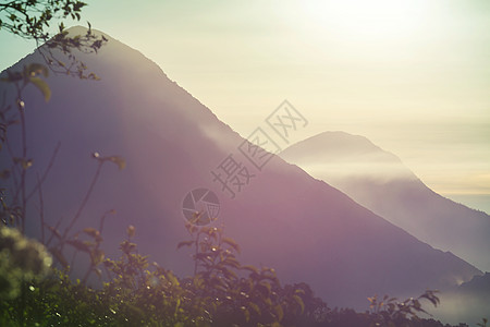 洲危地马拉美丽的火山景观图片