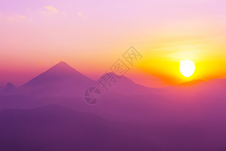 洲危地马拉美丽的火山景观图片