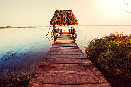 危地马拉PetenItza湖的日落场景洲图片