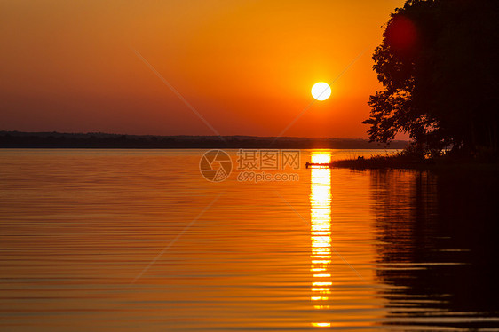 危地马拉PetenItza湖的日落场景洲图片