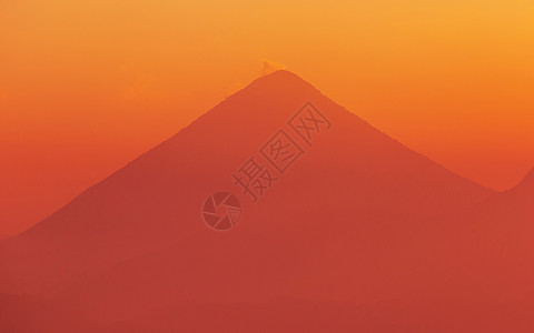 洲危地马拉美丽的火山景观图片