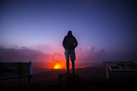 活火山夏威夷大岛上的基拉韦亚活火山图片