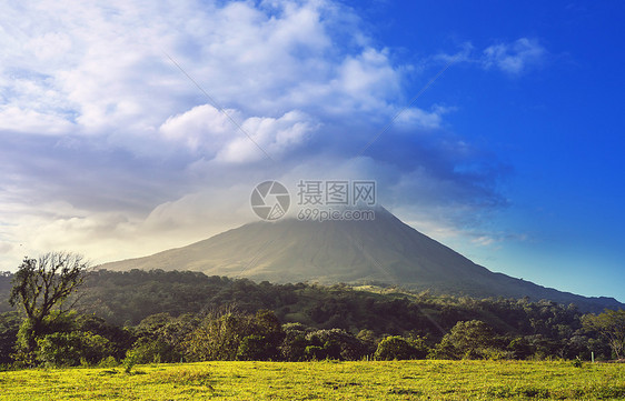 埃纳尔火山洲风景如画的埃纳尔火山图片