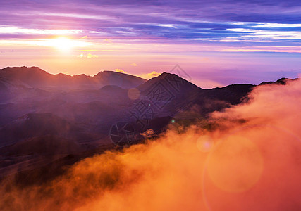 哈莱卡拉夏威夷毛伊岛黑拉卡拉火山美丽的日出场景图片