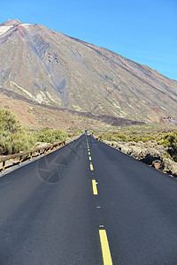 沥青路山上很高图片