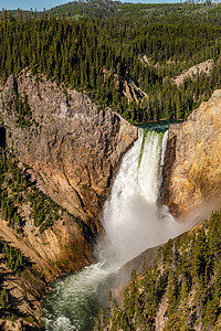 美国怀俄明州黄石公园大峡谷中的瀑布图片