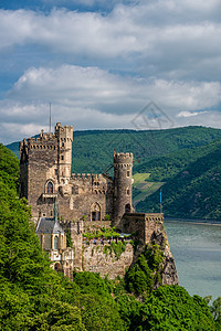 莱茵斯坦城堡莱茵河谷莱茵峡谷德国建于1316,重建于18251844图片