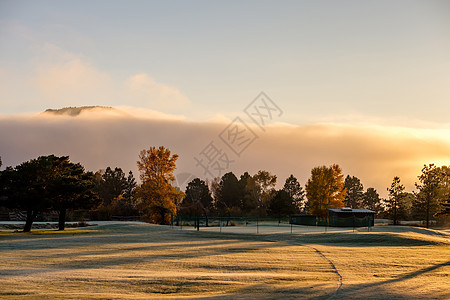 日出早晨雾景观埃斯特斯公园洛基山,科罗拉多州,美国图片