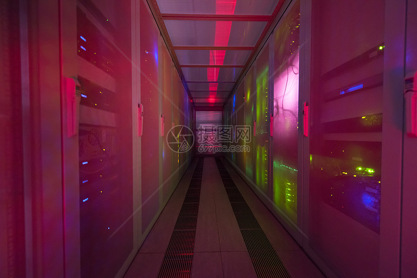 ‘~板现代通信设备与光数据中心服务器机房  ~’ 的图片