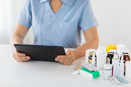 医学,医疗技术护士医生与药物平板电脑医院护士医生用药物片剂PC图片