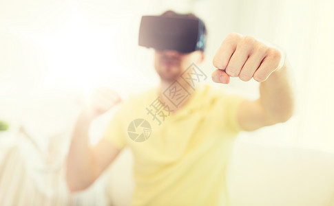 三维技术,虚拟现实,游戏,娱乐活动人的近距离的轻人与虚拟现实耳机3D眼镜玩战斗游戏战斗轻人虚拟现实耳机3D眼图片