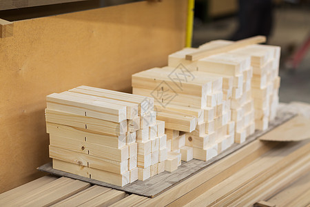 生产制造木工行业车间仓库的木板车间木工厂的木板图片