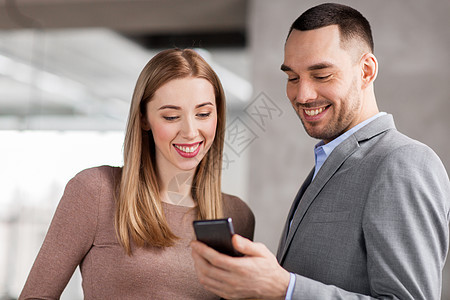 商人,技术企业快乐的微笑女商人商人与智能手机办公室智能手机的女商人商人图片