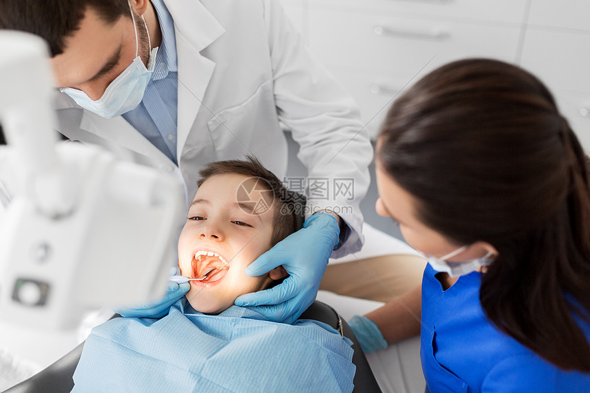 ‘~医学,牙科医疗保健牙科医生与口腔镜检查儿童牙齿牙科诊所牙科诊所检查儿童牙齿牙科诊所检查儿童牙齿  ~’ 的图片