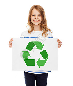 废物回收,再利用,环境生态快乐女孩与绿色回收符号图片纸上白色背景女孩纸上绿色回收符号的图片图片