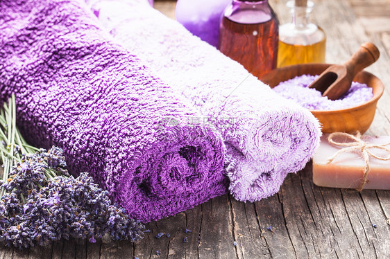 薰衣草水疗精油,海盐,紫罗兰毛巾手工肥皂薰衣草温泉图片