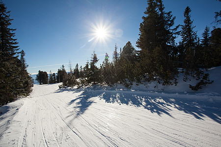 高塔特拉山的滑雪坡寒冷的晴天滑雪坡兰斯卡普图片