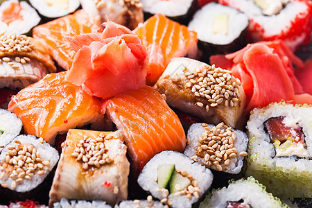 日本料理同类型的寿司卷寿司卷图片