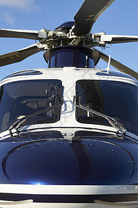 直升机驾驶舱旋翼叶片的外部正视图图片