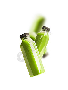 贴牌加工飞行绿色冰沙果汁瓶,隔离白色背景上品牌背景