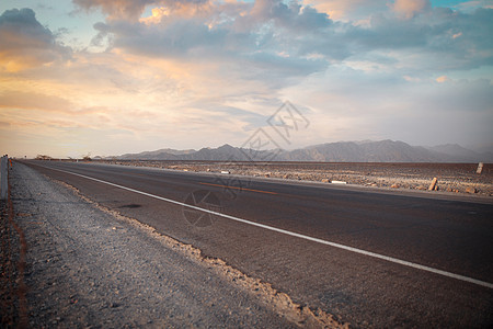 秘鲁纳兹卡的泛美航空公司沙漠安斯山脉的风景背景图片
