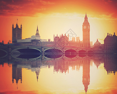 日落时的大本钟泰晤士河的景色伦敦,英国图片