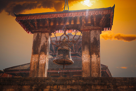 蓬塔本土尼泊尔加德满都瓦利的巴克塔普尔的杜巴尔广场寺庙背景
