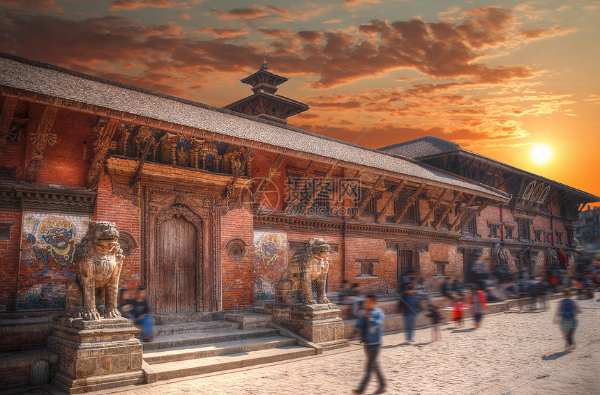 尼泊尔加德满都瓦利的巴克塔普尔的杜巴尔广场寺庙图片