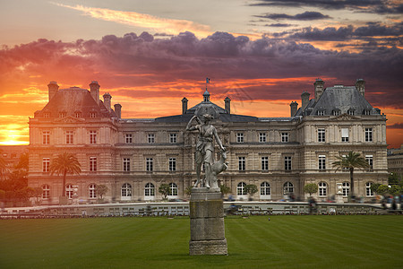 卢森堡花园巴黎市中心的宫殿公园合奏前皇家,现宫殿公园卢森堡花园图片