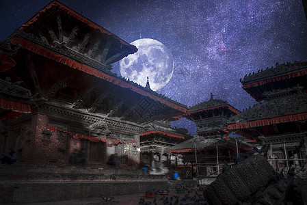 帕坦加德满都山谷的古老城市夜晚,月亮星星照耀着帕坦图片