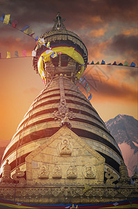 沙文布纳特尼泊尔加德满都郊区的佛教寺庙村庄中心猴子庙摆定图片