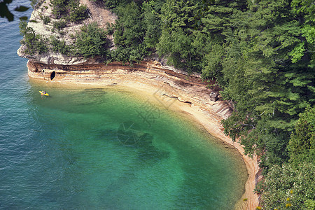 矿工城堡岩层位于图片岩石海岸线,密歇根州,美国图片