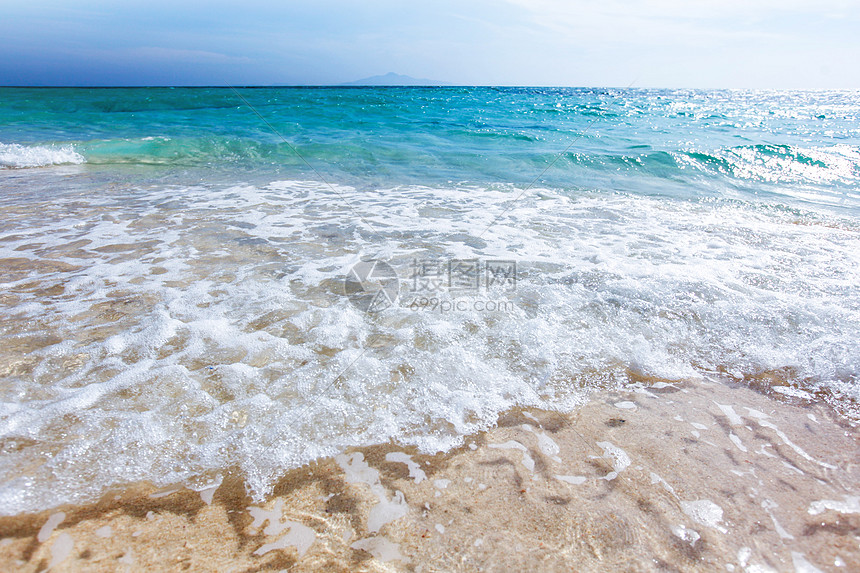 沙滩上海浪美丽的自然背景 海边度假的理念沙滩上的海浪高清图片下载 正版图片 摄图网 沙滩上海浪美丽的自然背景 海边度假的理念沙滩上的海浪高清图片下载 正版图片 摄图网