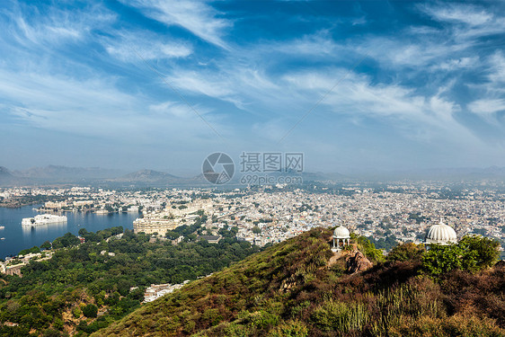 乌代普尔镇皮科拉湖的鸟瞰,城市宫殿,湖宫乌达普尔,拉贾斯坦邦,印度印度乌达普尔的鸟瞰图图片