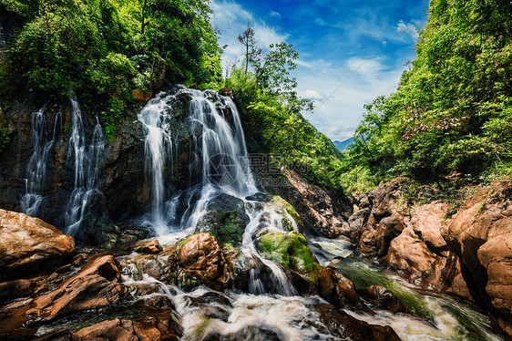 沃特法尔附近的猫猫村附近萨帕萨帕,越南流行的旅游徒步旅行目的地猫猫瀑布,越南图片