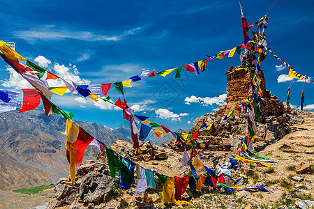 佛教祈祷龙塔斯皮蒂山谷,希马哈尔邦,印度喜马拉雅山的佛教祈祷图片