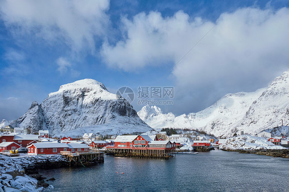 传统的渔村a洛福滕岛,挪威与红色罗布屋冬天雪a挪威洛福腾群岛上的村庄图片