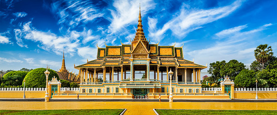 金边旅游景点家庭地标柬埔寨皇家宫殿建筑群的全景金边皇宫建筑群图片