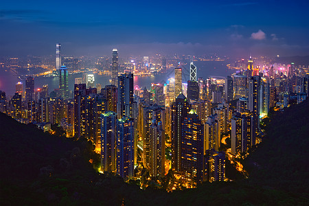 著名的香港风景香港摩天大楼天际线城市景观维多利亚峰照亮傍蓝色时刻中国香港香港摩天大楼天际线城市景观景观背景图片