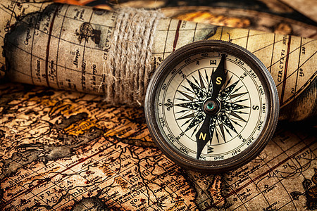 旅行地理导航背景古老的复古指南针古代世界古上的老式指南针图片