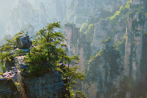 中国著名的旅游景点张家界石柱崖山日落湖南武陵源张家界山脉,中国图片