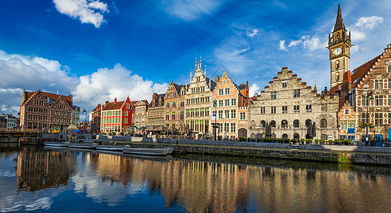 欧洲比利时中世纪城镇旅游背景日落时根特运河格拉斯街的全景根特,比利时根特运河格拉斯莱街根特,比利时图片