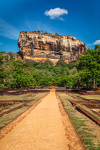 著名的旅游地标古老的西吉里亚岩,斯里兰卡斯里兰卡西吉里亚岩石图片